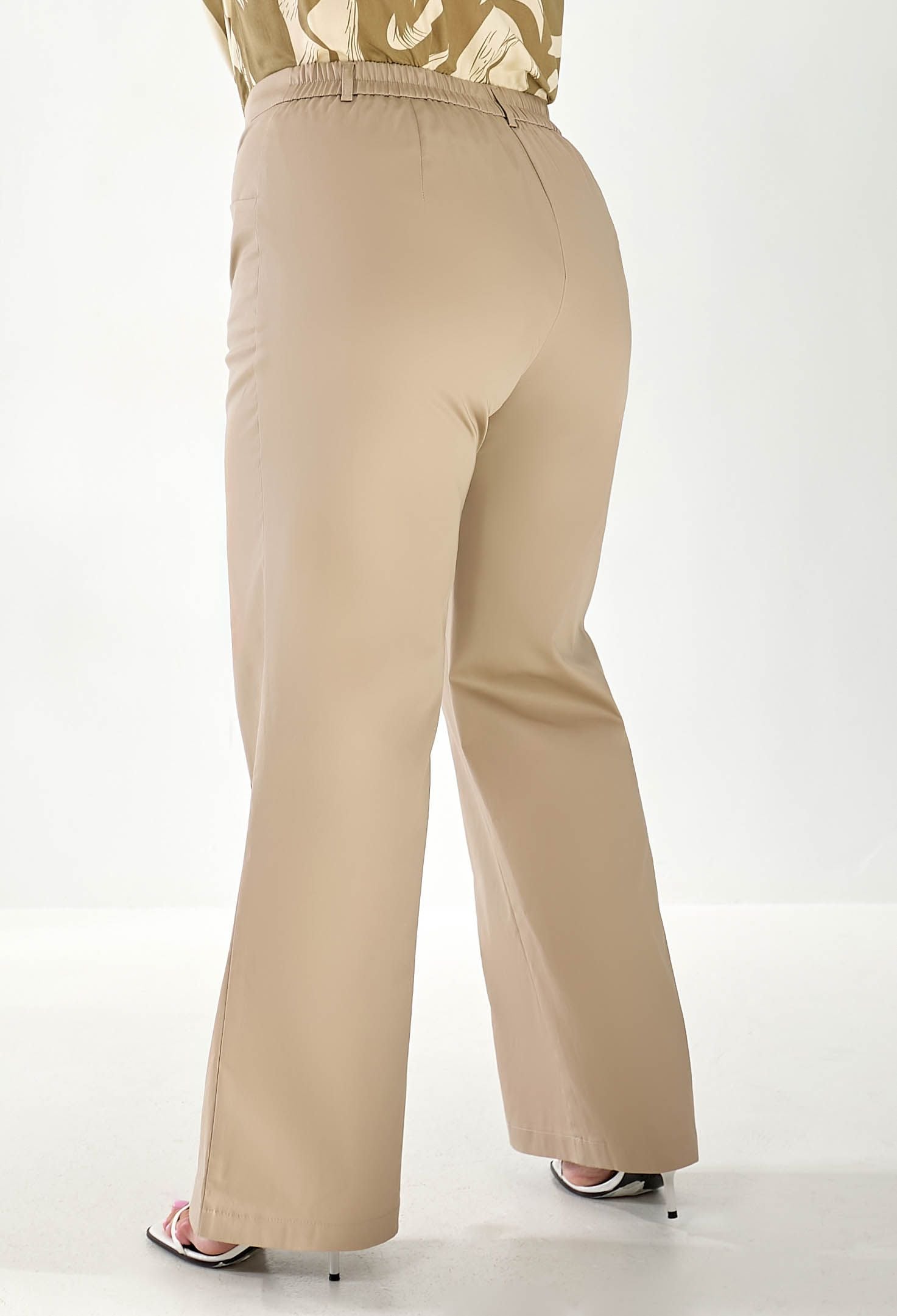 Брюки 9090 бежевий котон-джинс 50(р)