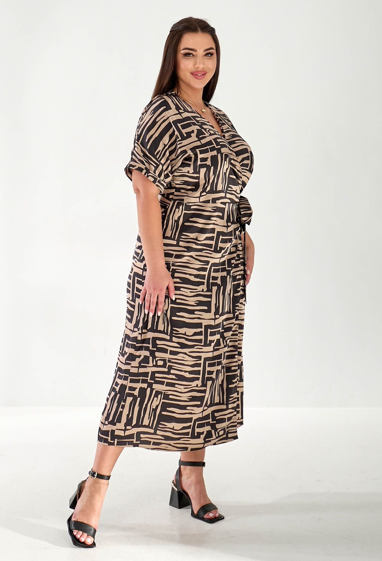 Плаття 7182 бежево-чорний, принт шовк-армані 50(р)