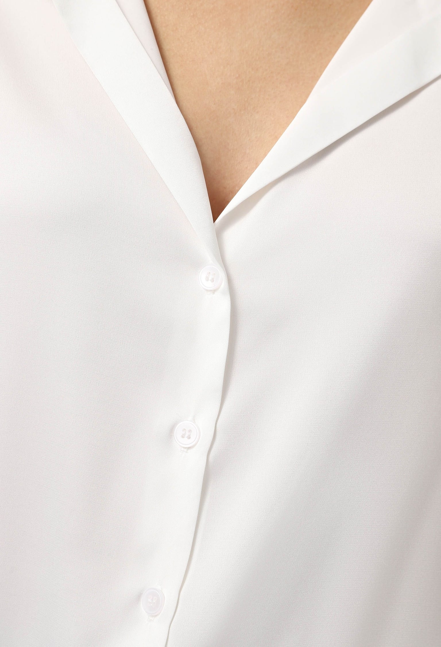 Блузка 5120-1 молочний шовк-армані 48(р)