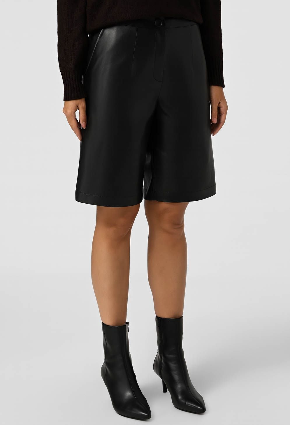 Шорти 9123 чорний шкіра на замші 42(р)