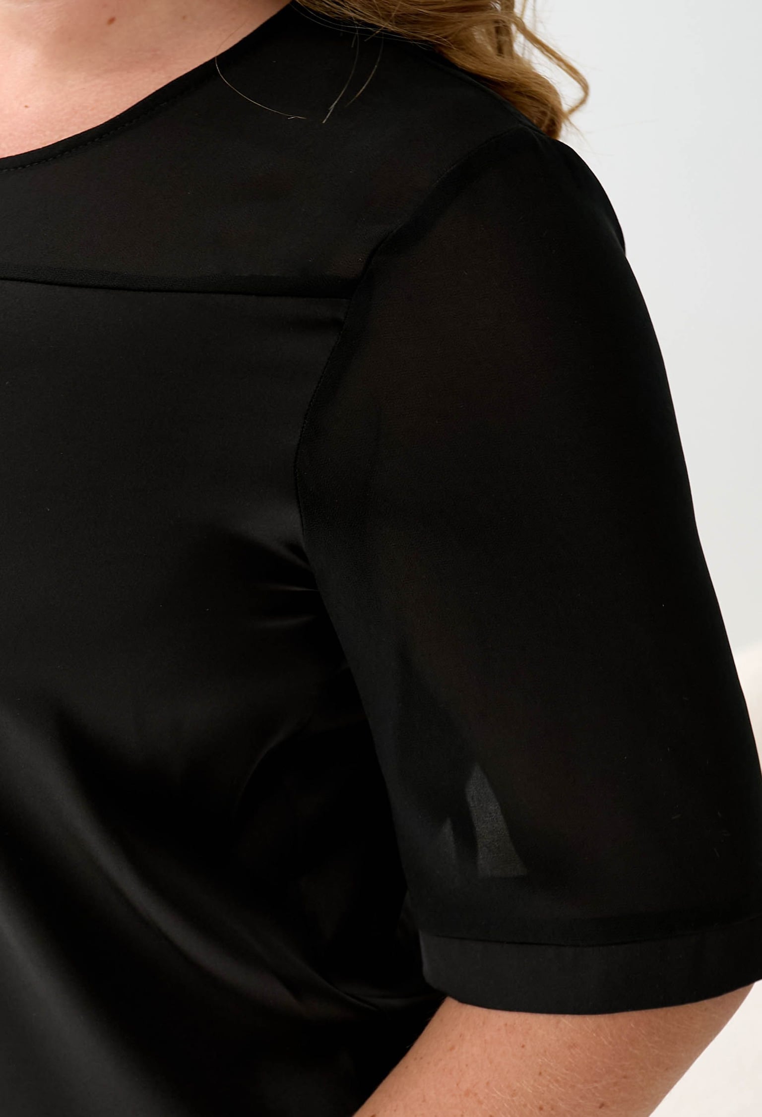 Блузка 5197 чорний шовк-армані 46(р)