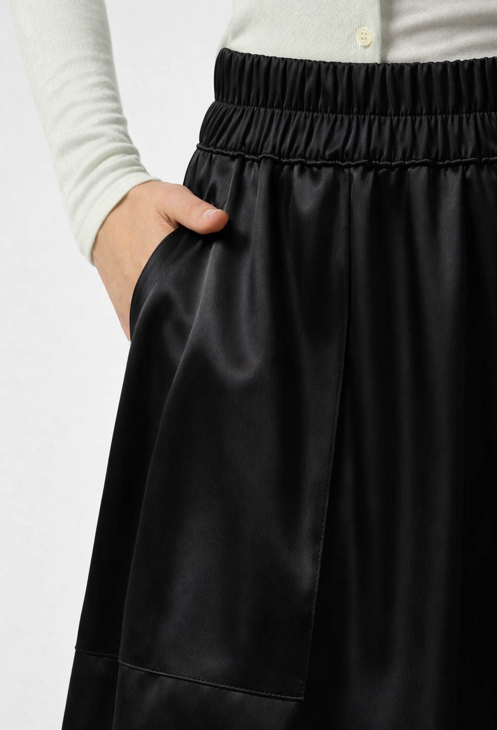 Спідниця 1371-3 чорний атлас 44(р)