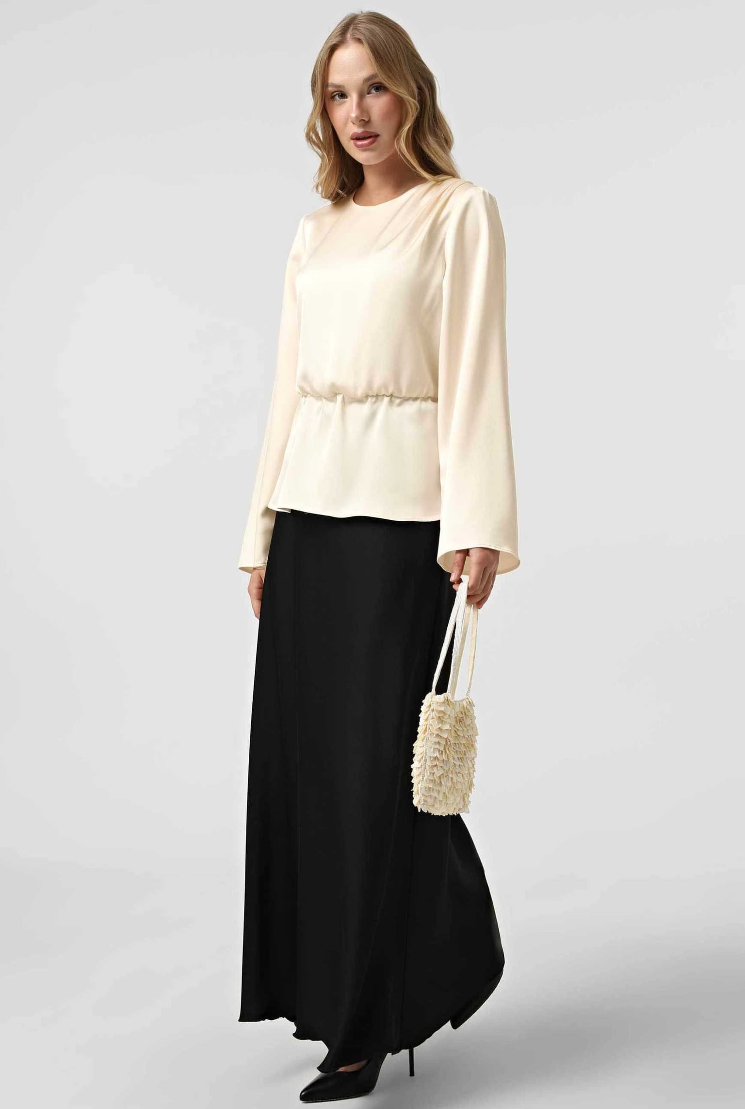 Блузка 5196-1 молочний атлас 46(р)