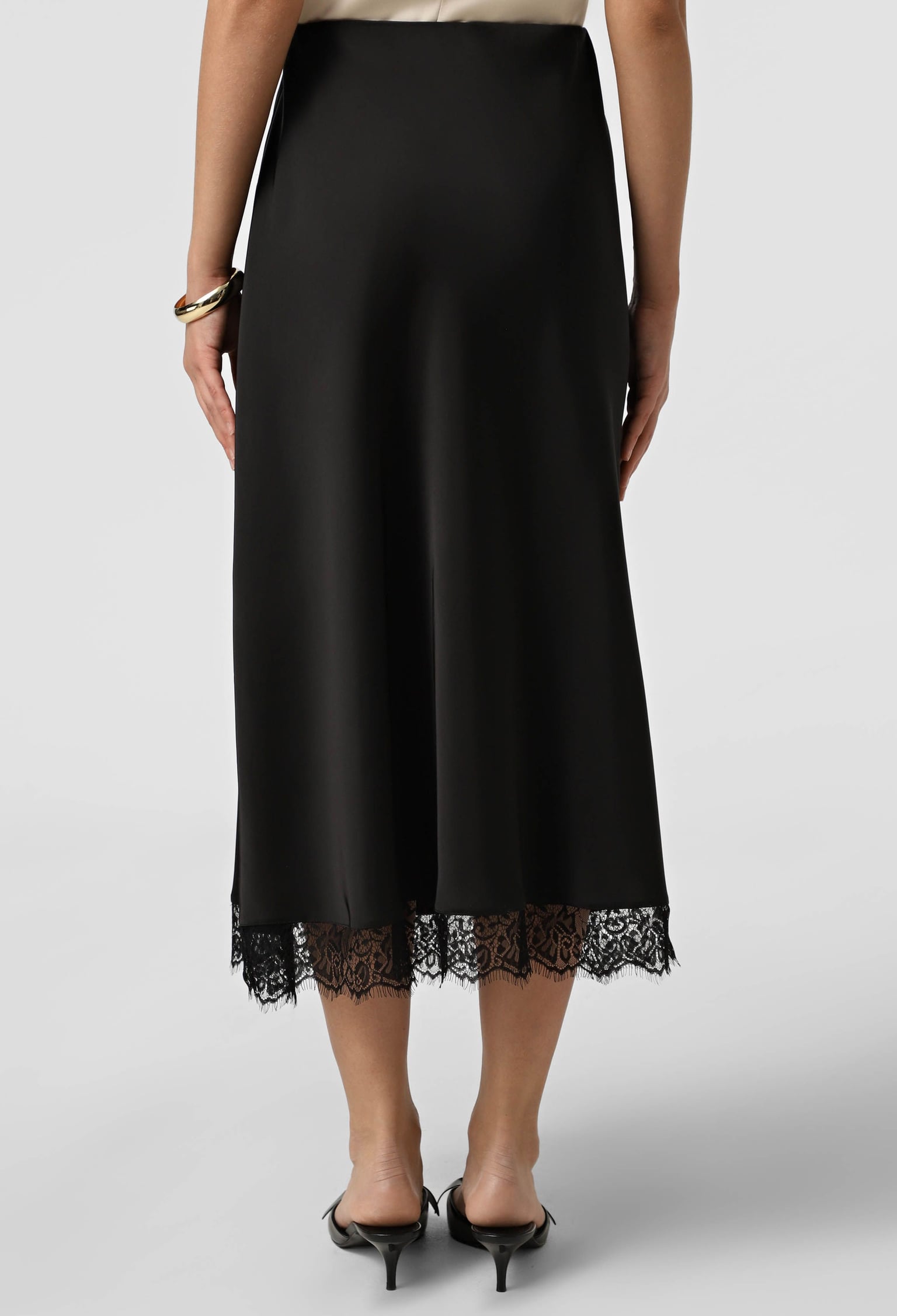 Спідниця 1536 чорний атлас 42(р)