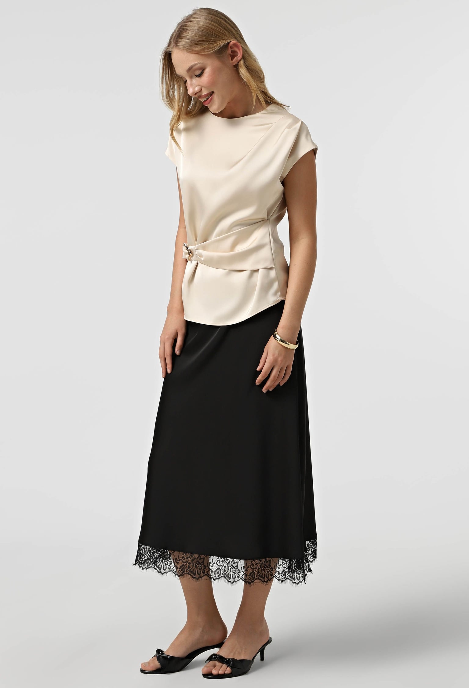 Спідниця 1536 чорний атлас 36(р)