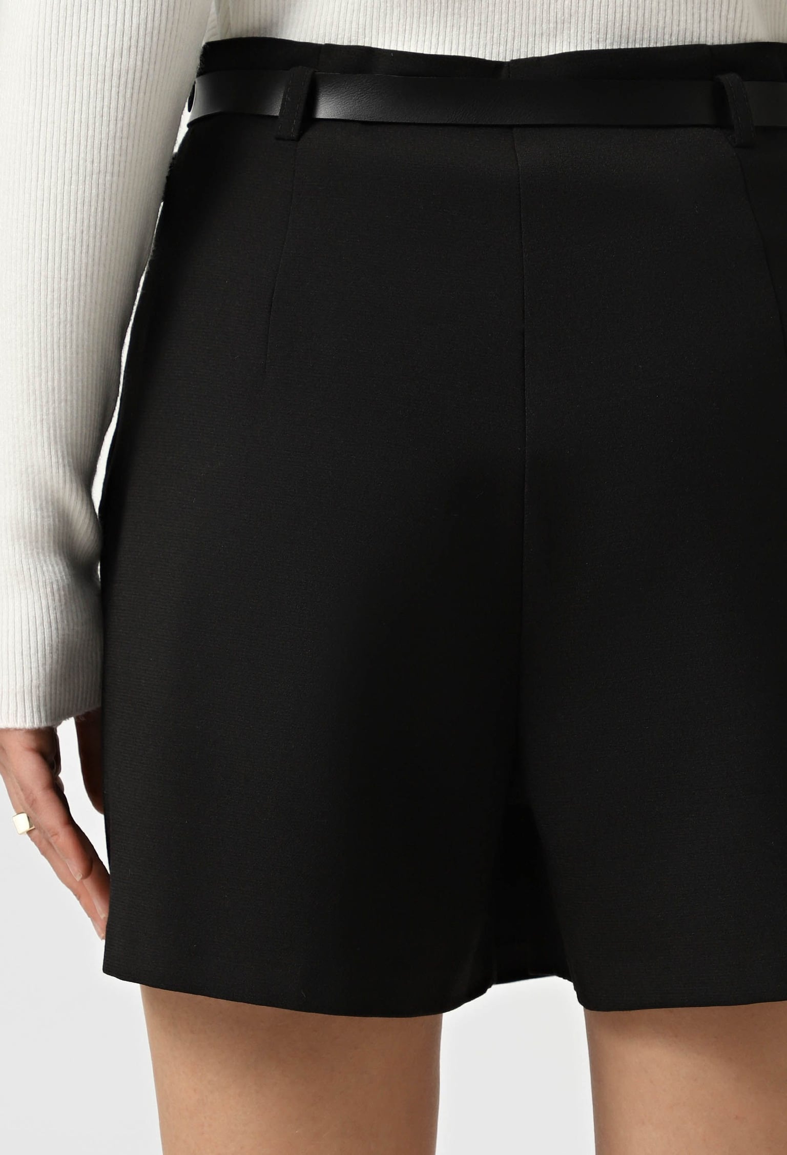 Шорти 9124-2 чорний костюмний трикотаж 36(р)