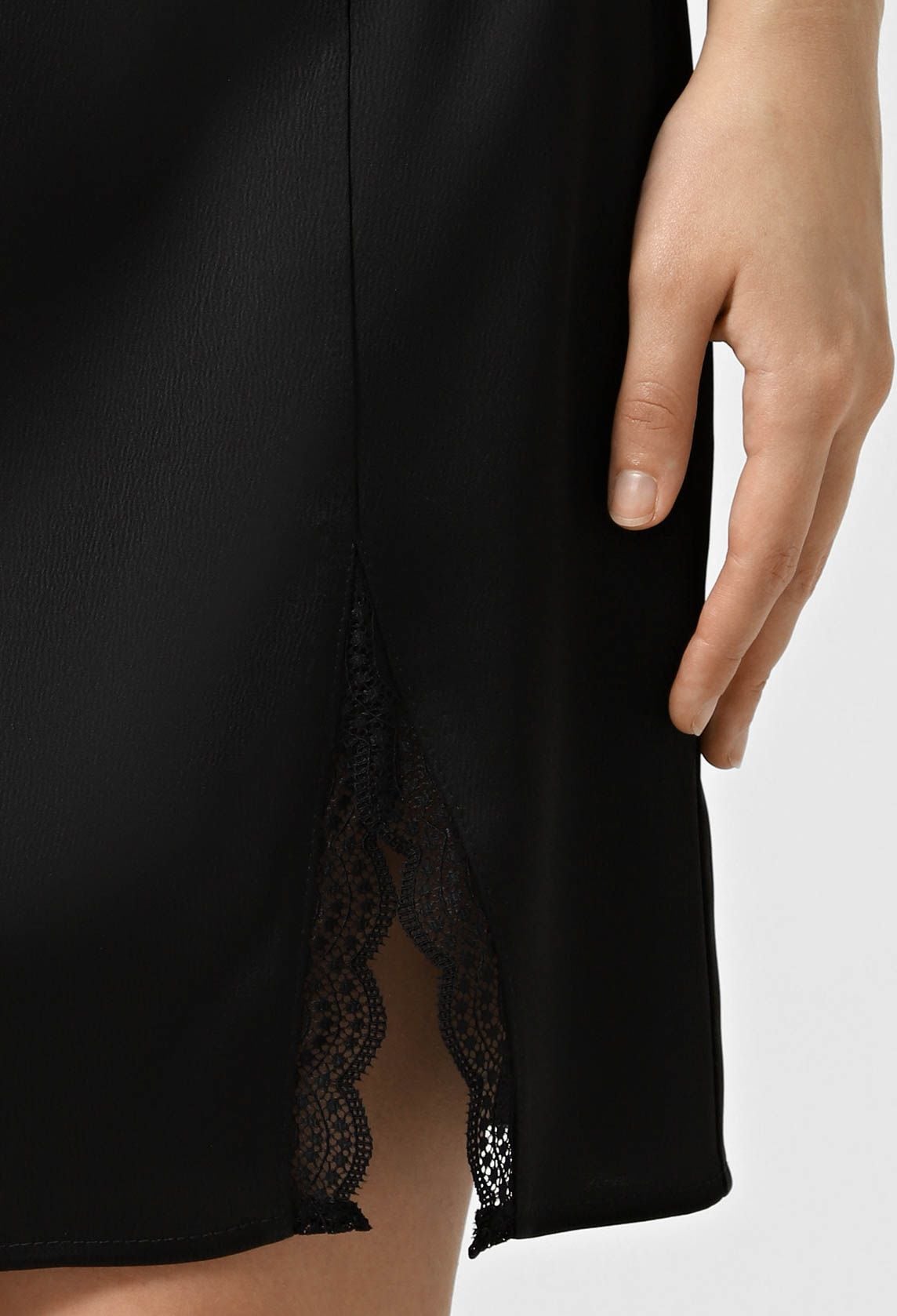 Спідниця 1541 чорний атлас 42(р)