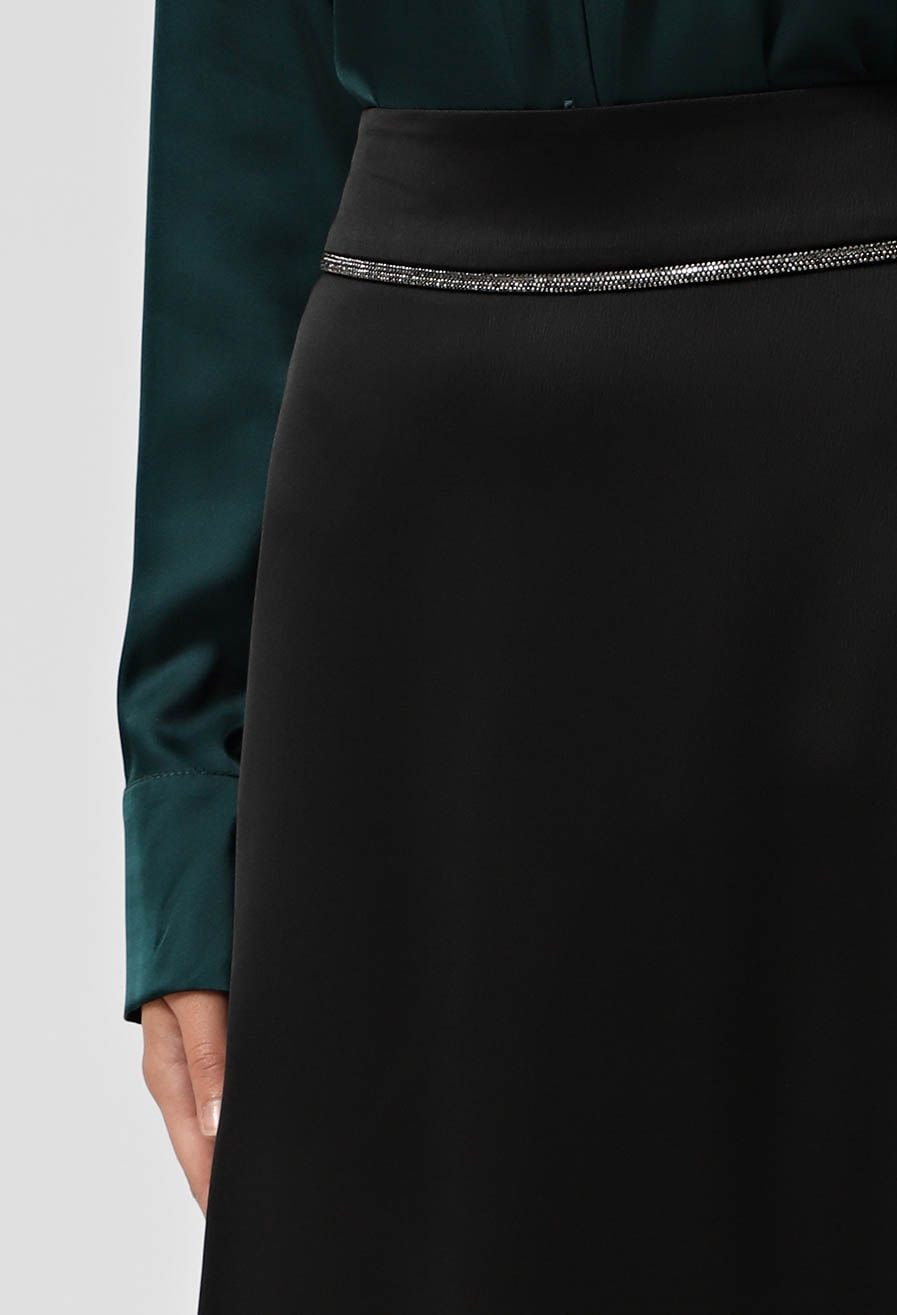 Спідниця 1545 чорниий атлас 44(р)