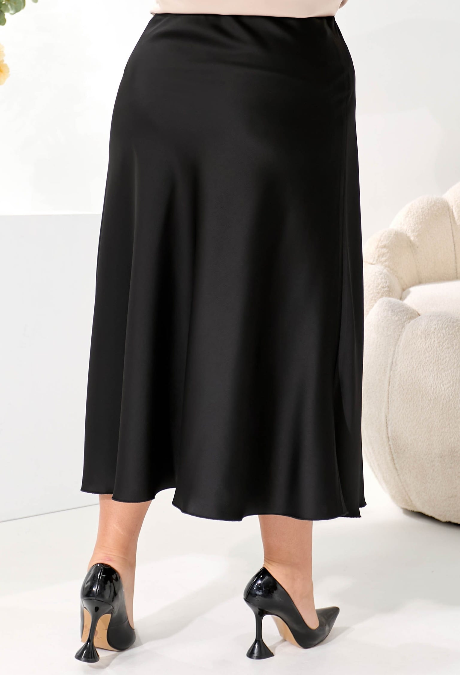 Спідниця 1533 чорний атлас 44(р)