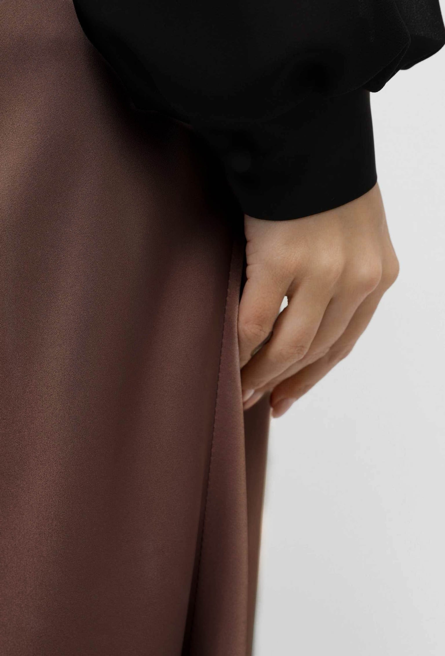 Спідниця 1279-11 молочний шоколад атлас 36(р)