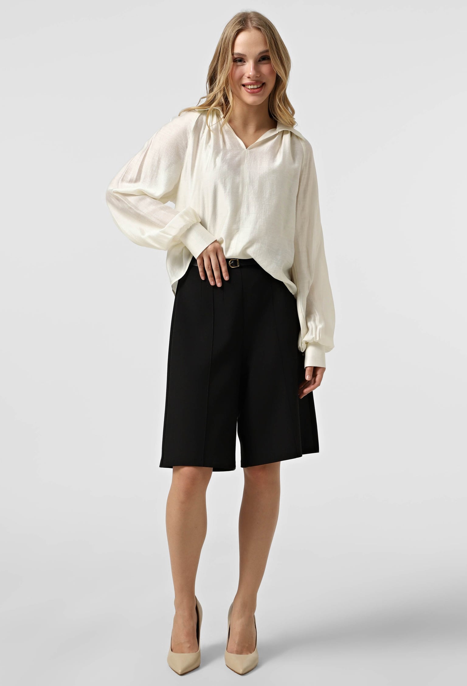 Шорти 9138 чорний костюмний трикотаж 36(р)