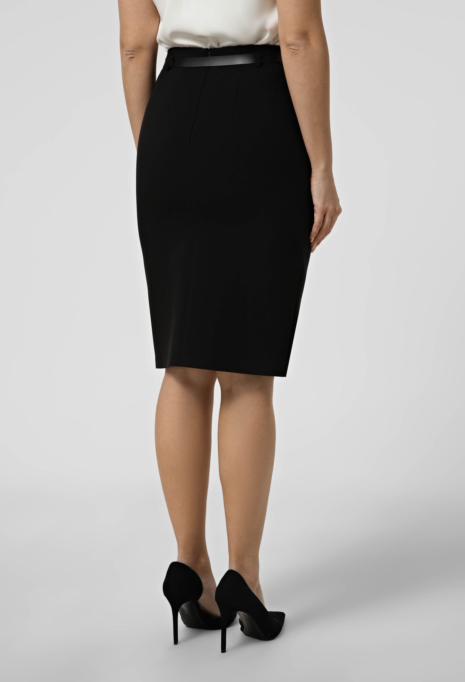 Спідниця 1550 чорний тіар 44(р)