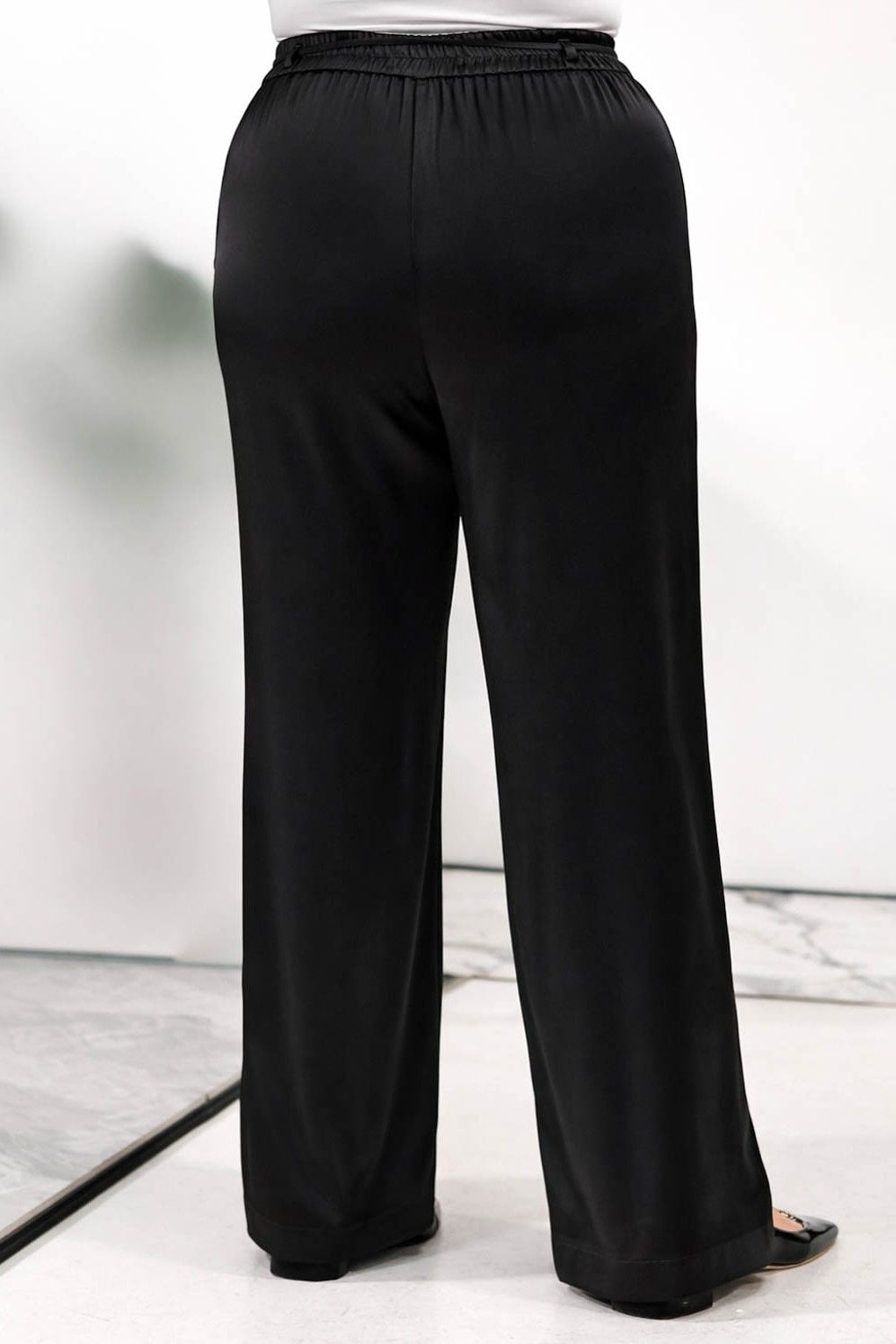 Брюки 9142 чорний атлас 50(р)