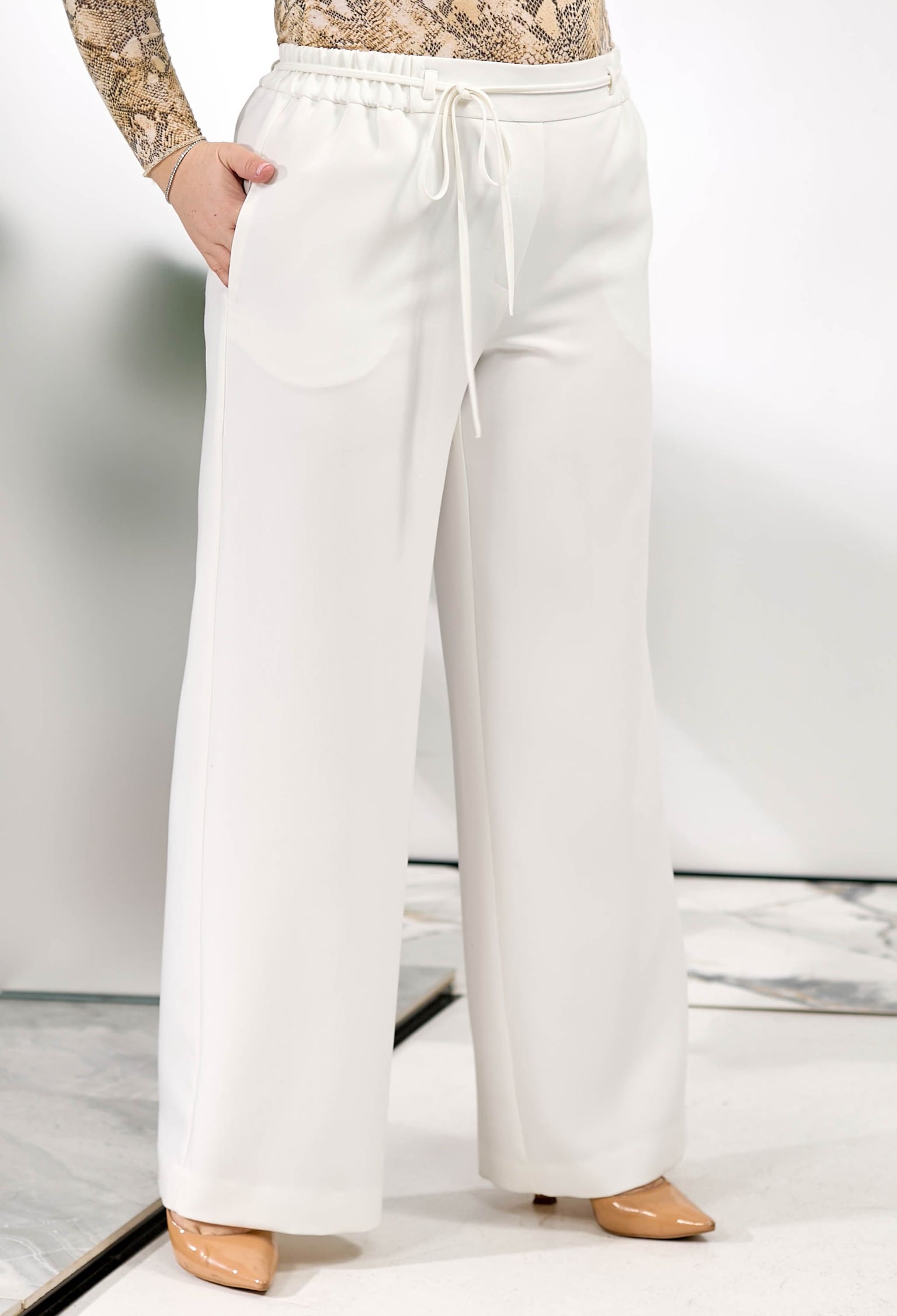 Брюки 9142-1 молочний костюмка 46(р)