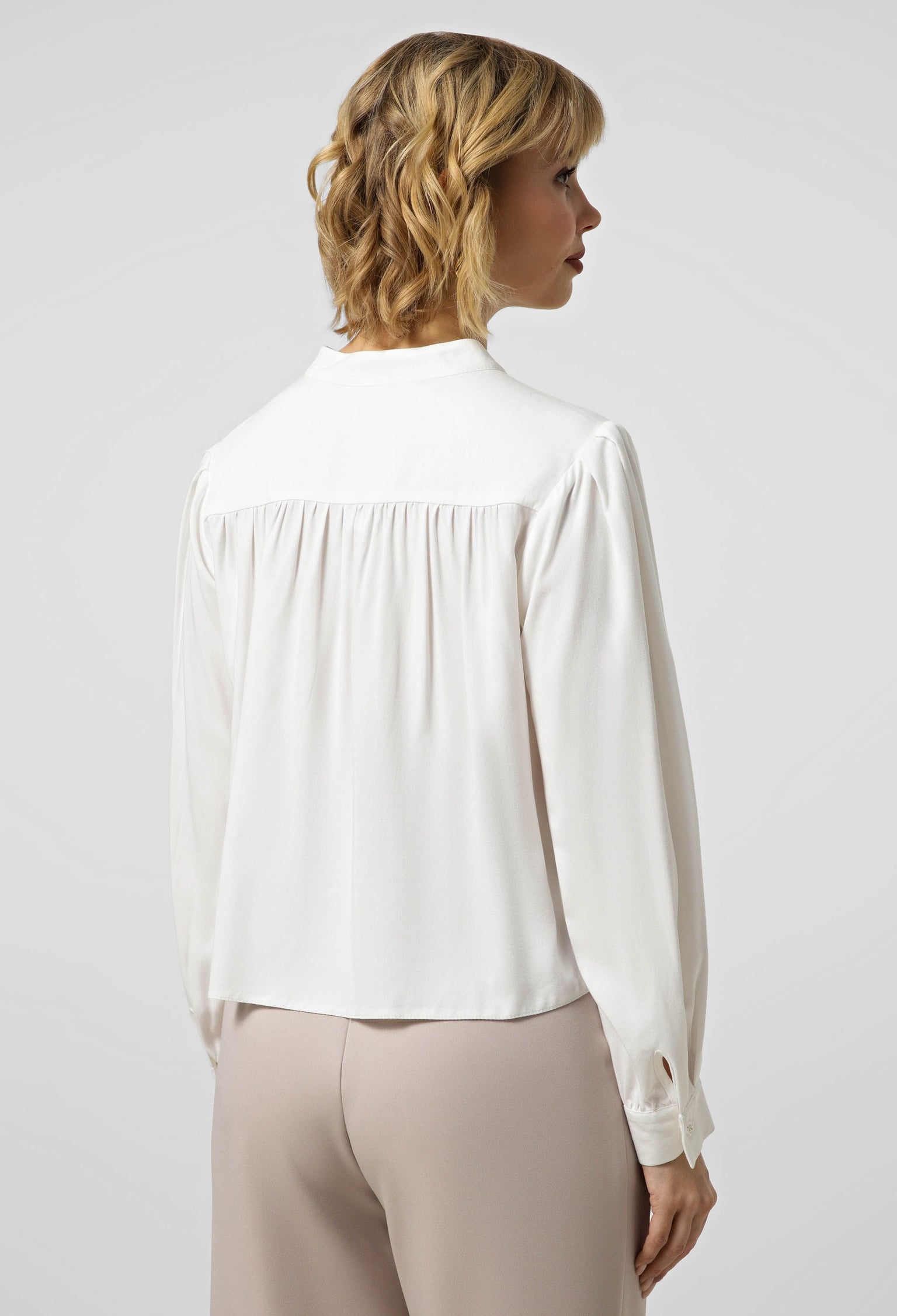 Блузка 5211 молочний штапель-твіл 42(р)