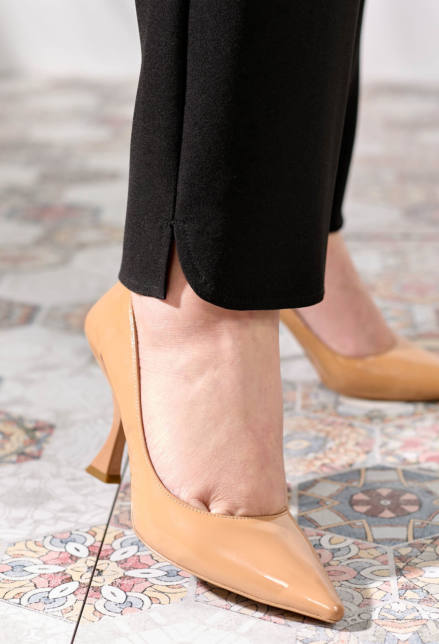 Брюки 9152 чорний тіар 48(р)