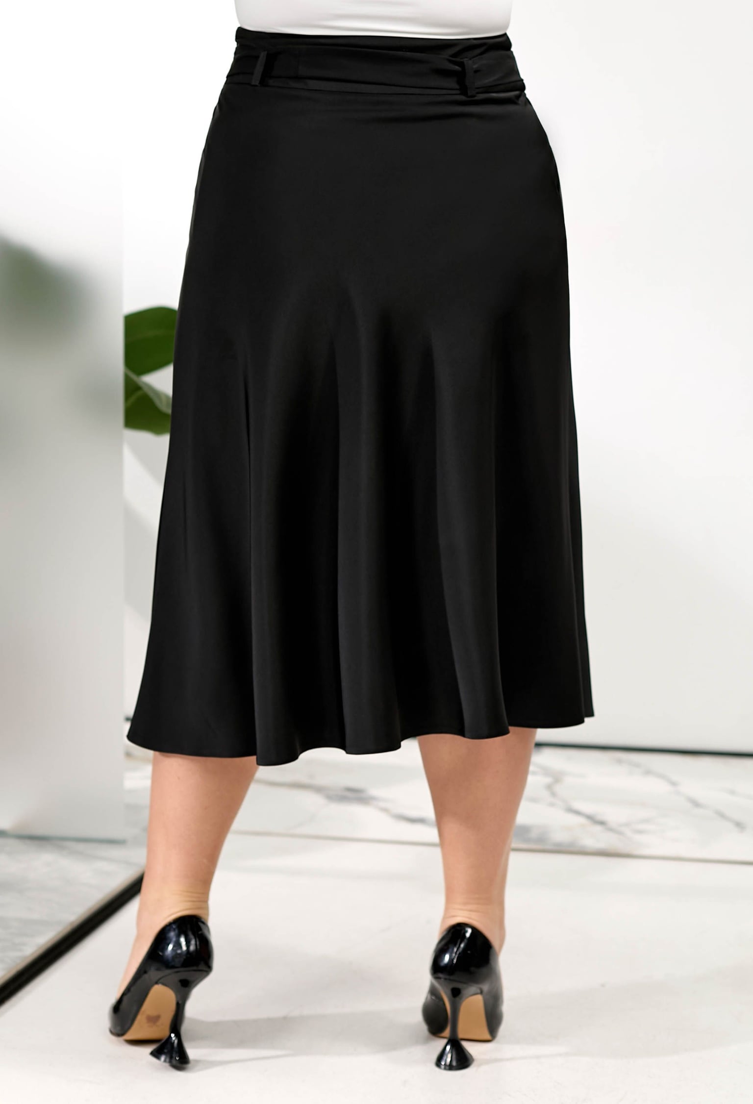 Спідниця 1265-12 чорний атлас 42(р)