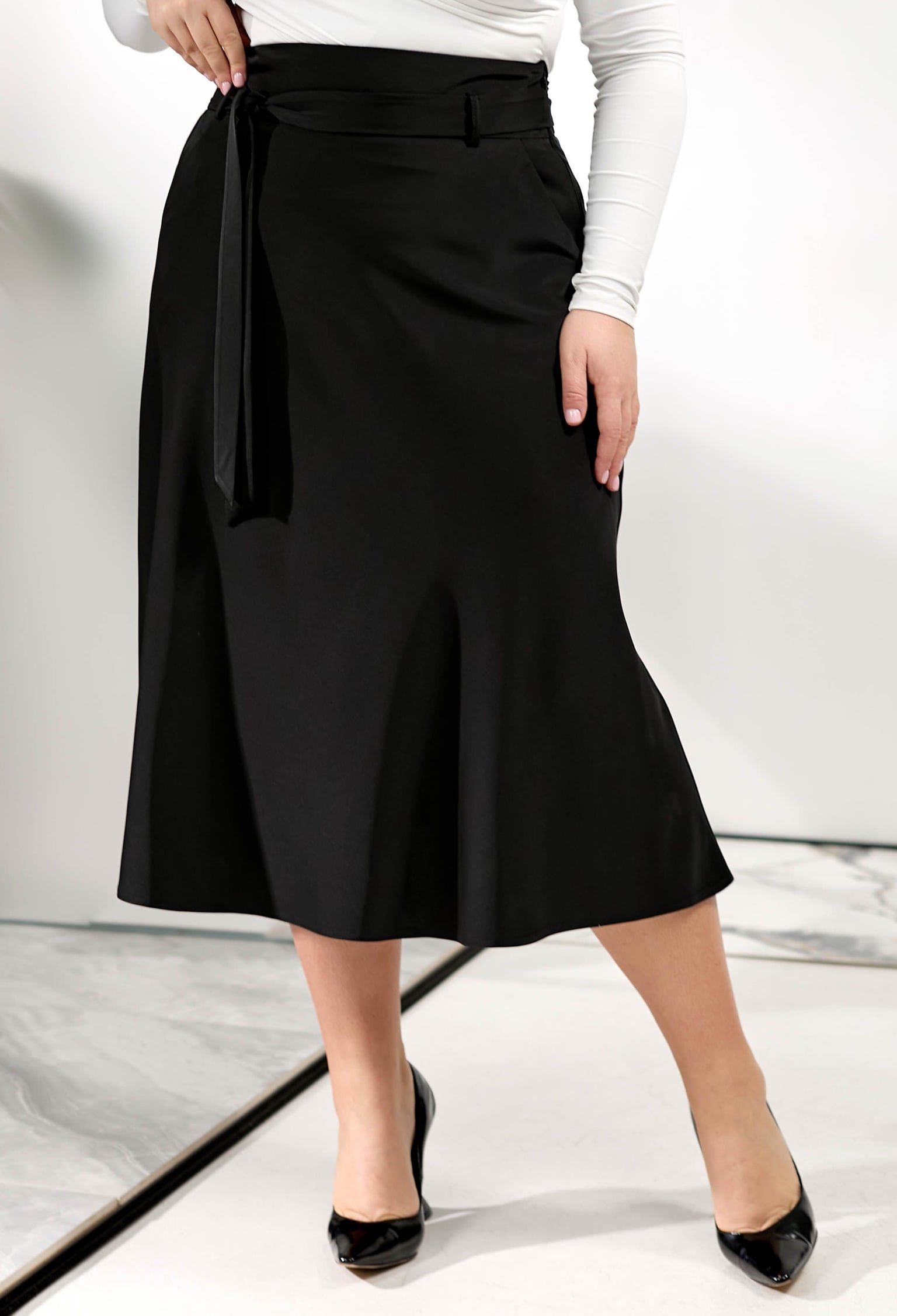 Спідниця 1265-12 чорний атлас 42(р)