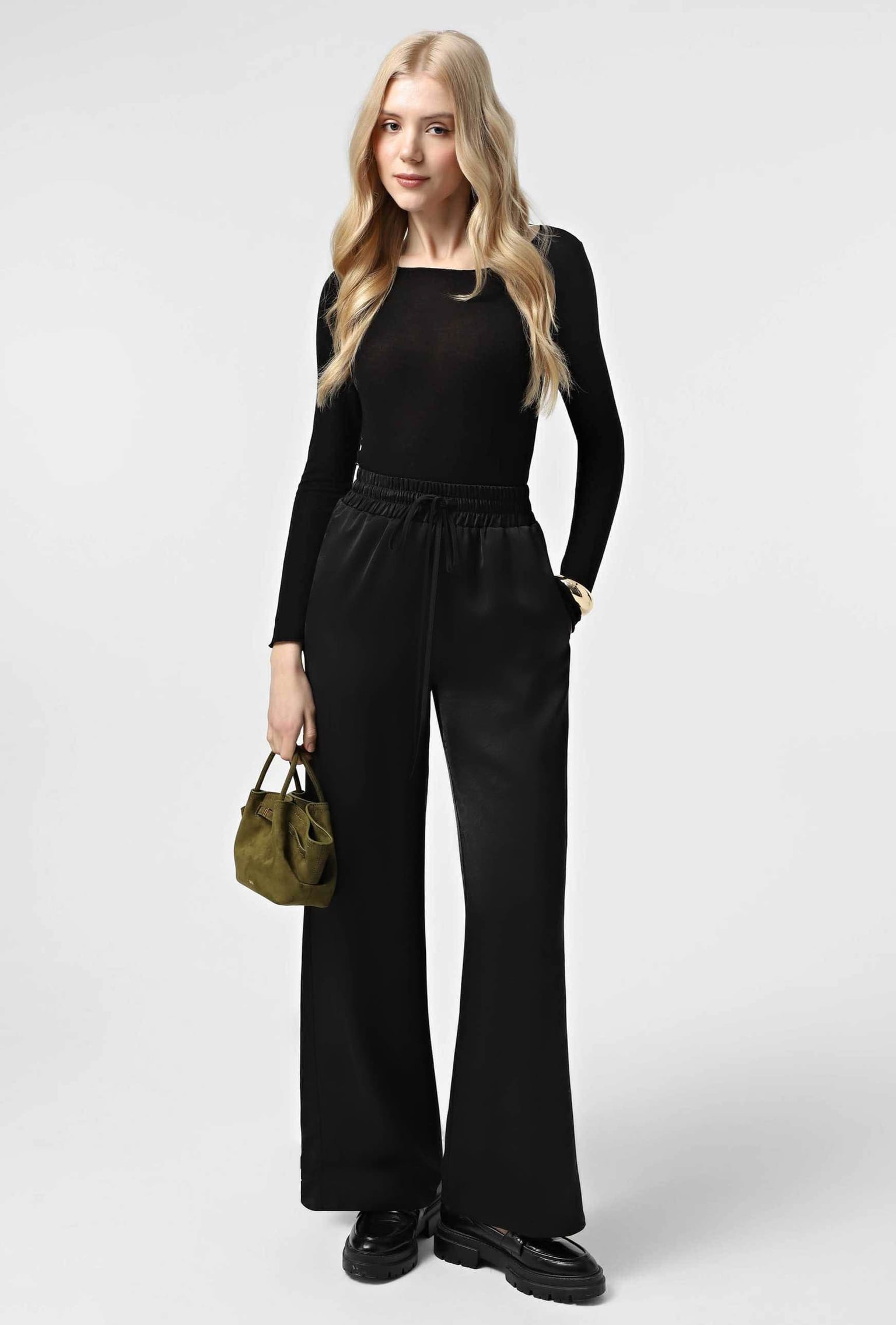 Брюки 9100-2 чорний атлас 36(р)