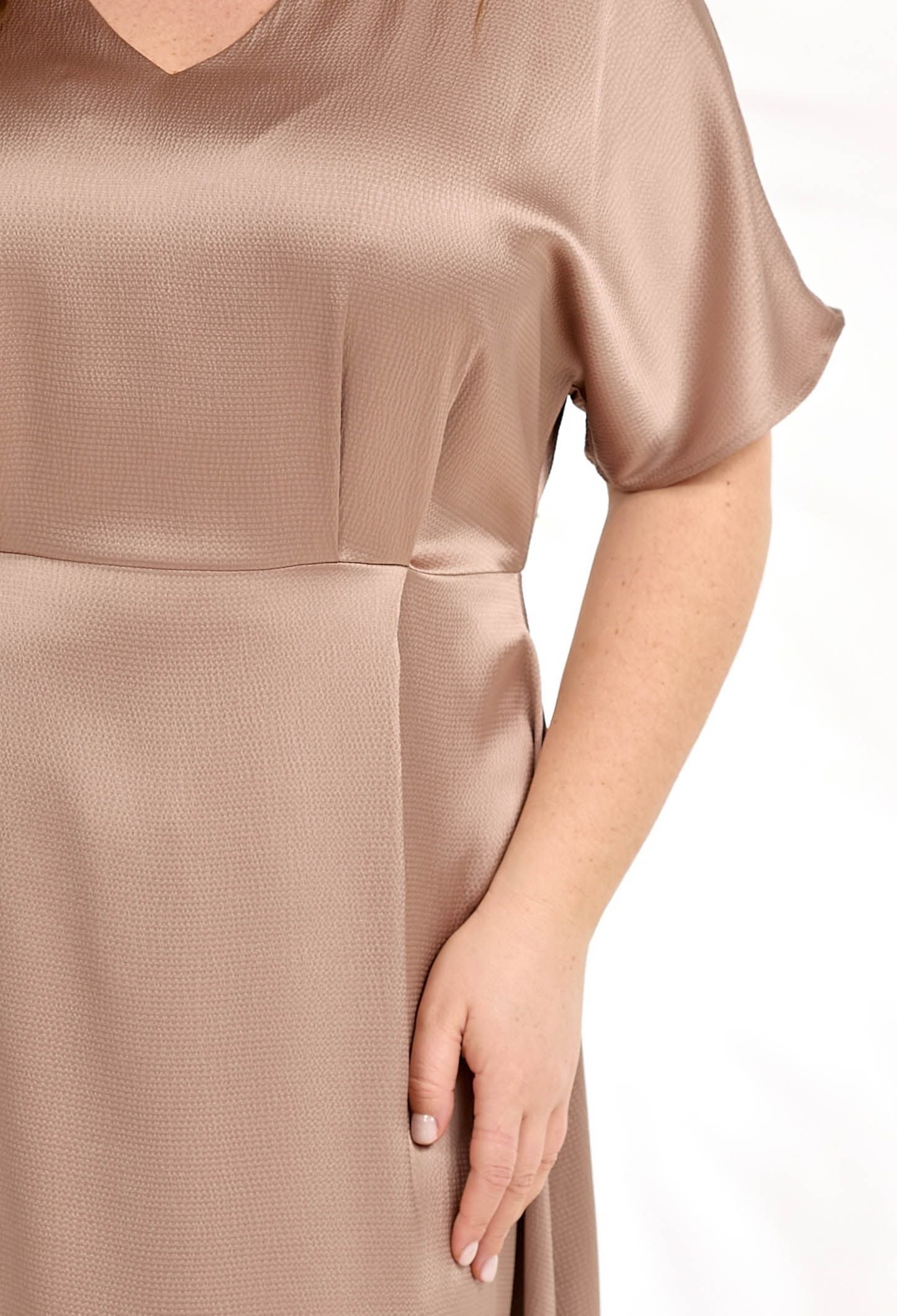 Плаття 7213-1 бежевий жатий сатин 50(р)