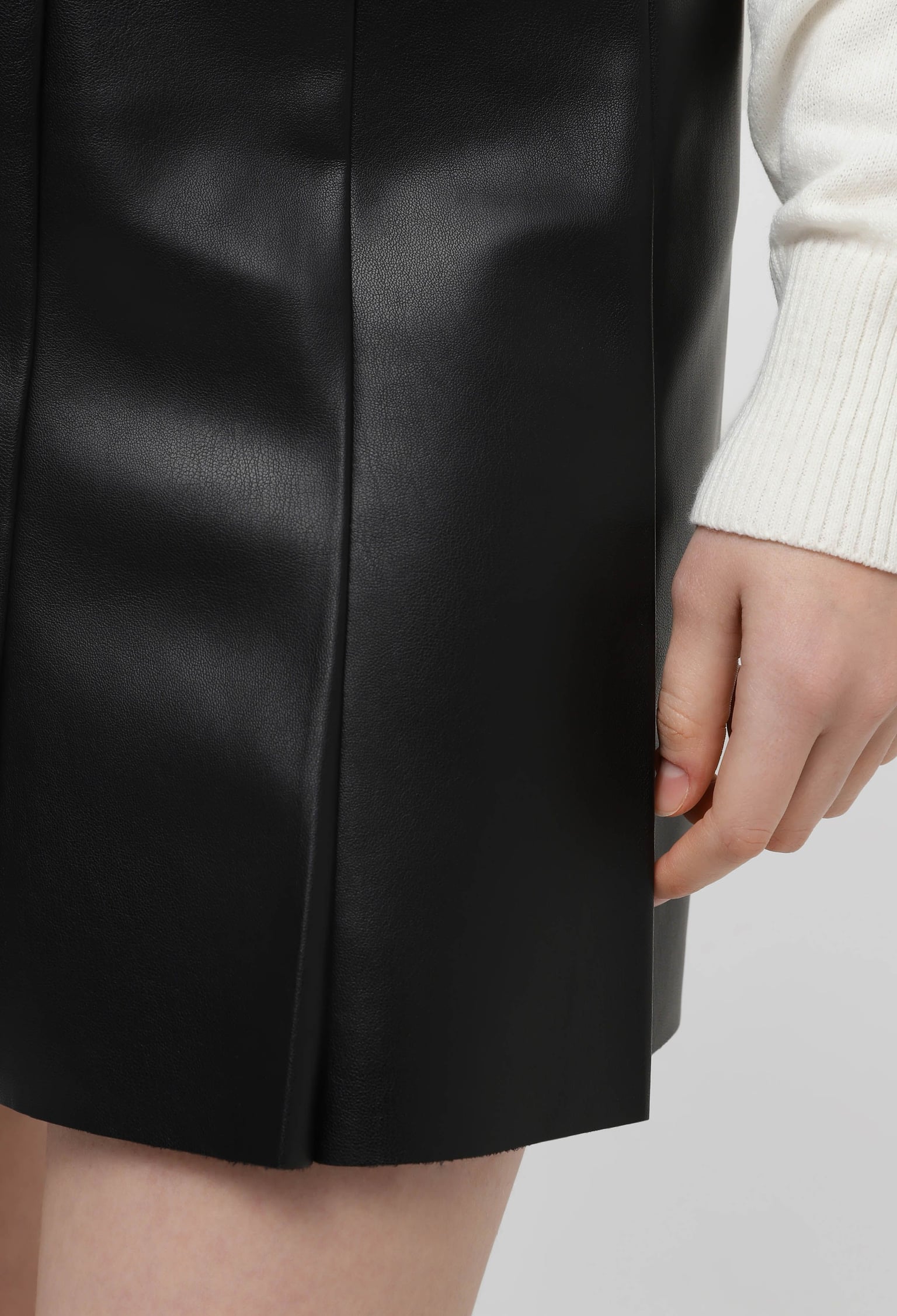 Спідниця 1325 чорний шкіра на замші 42(р)