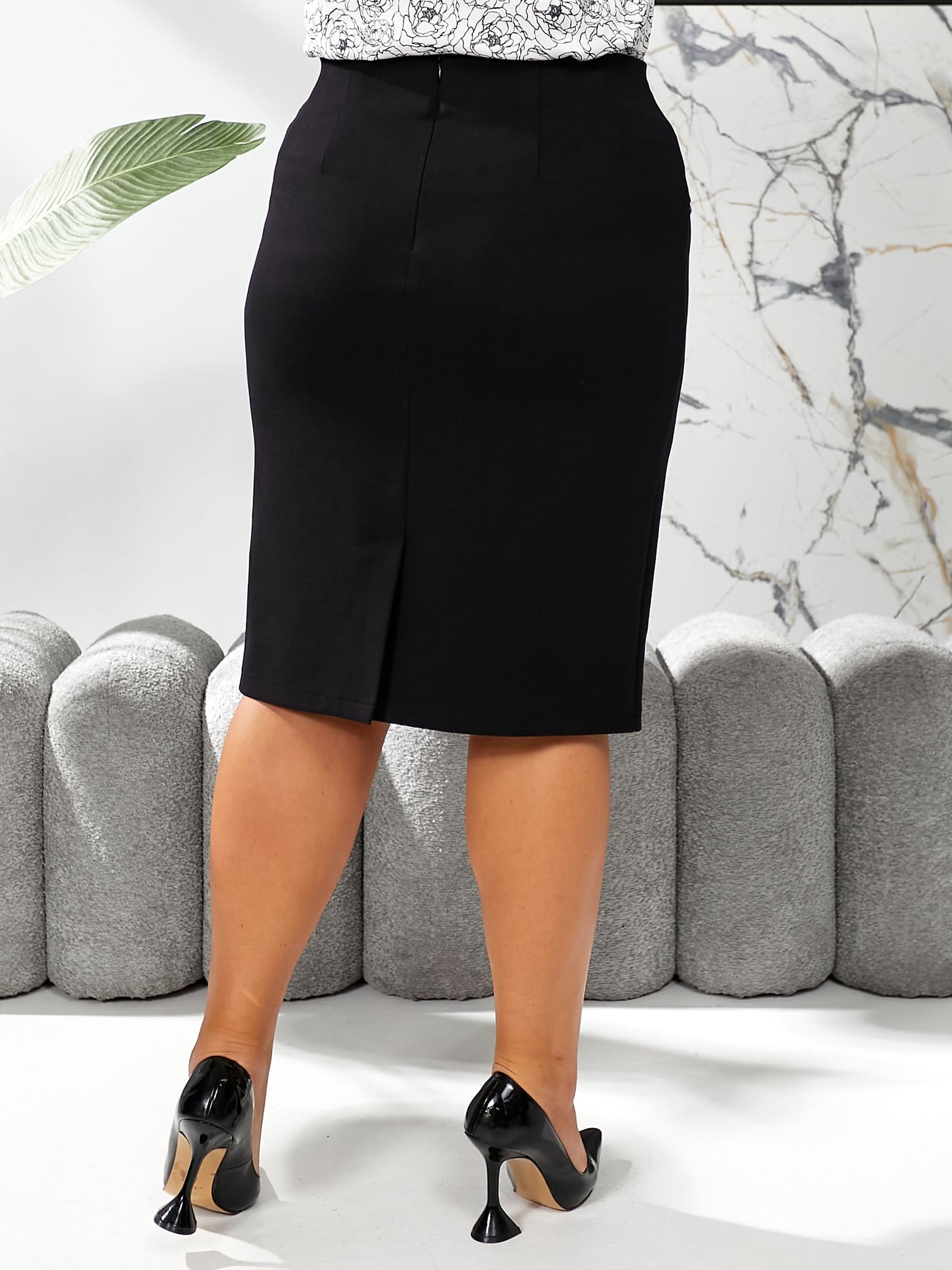 Спідниця 1405 чорний трикотаж-джерсі 48(р)