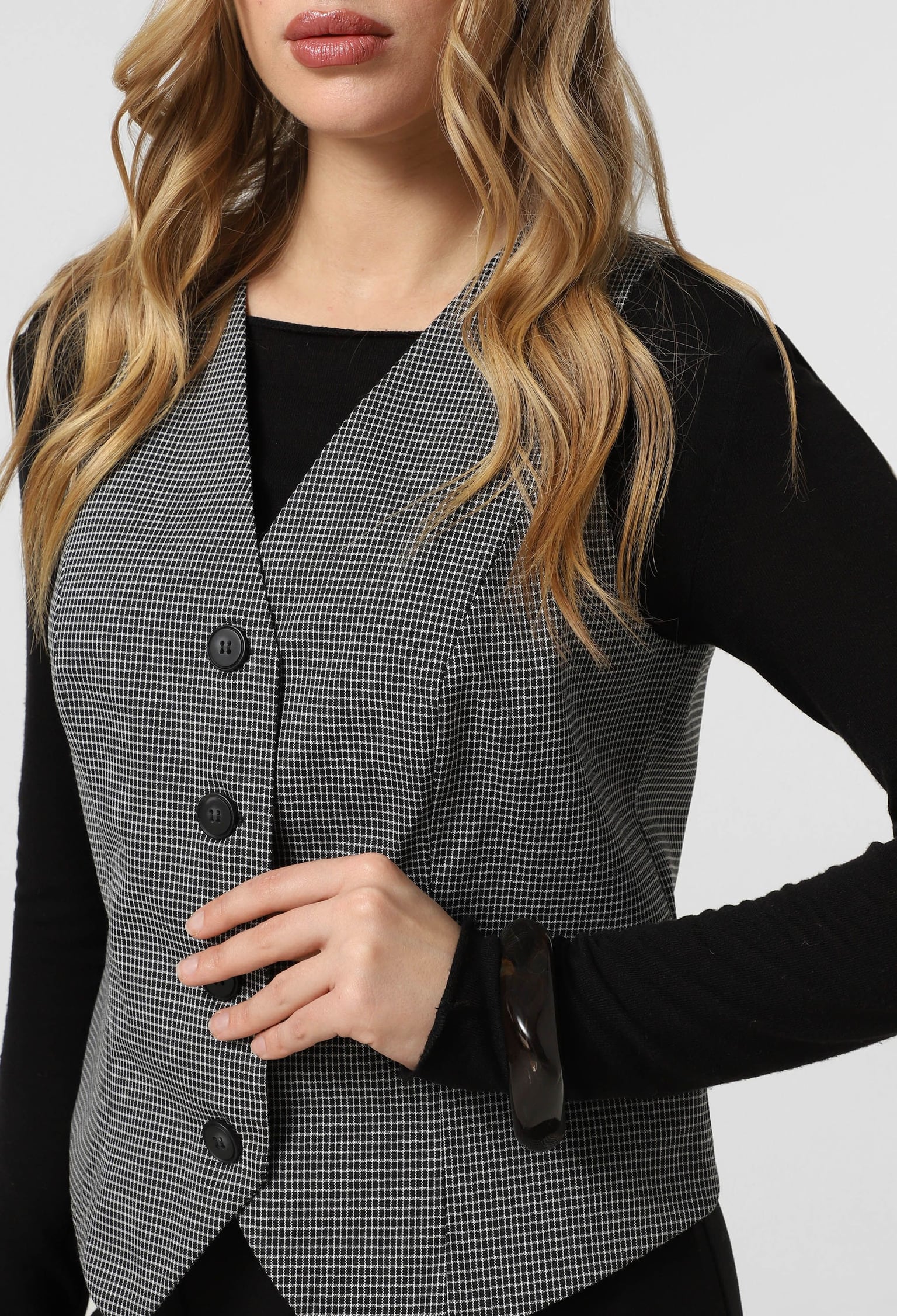 Жилет 5132-3 чорний костюмка-клітинка 36(р)