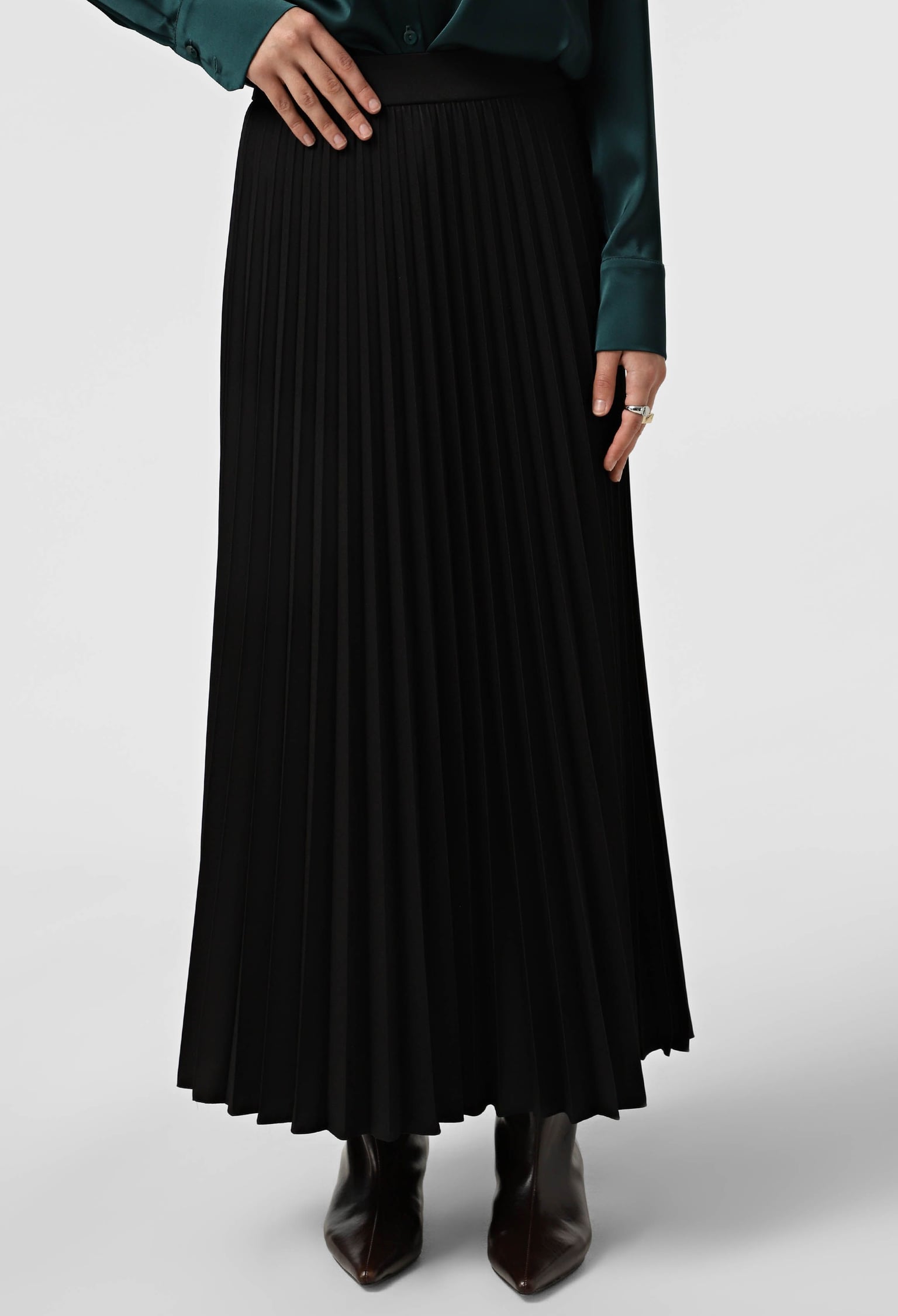 Спідниця 1513 чорний тіар, плісе 36(р)