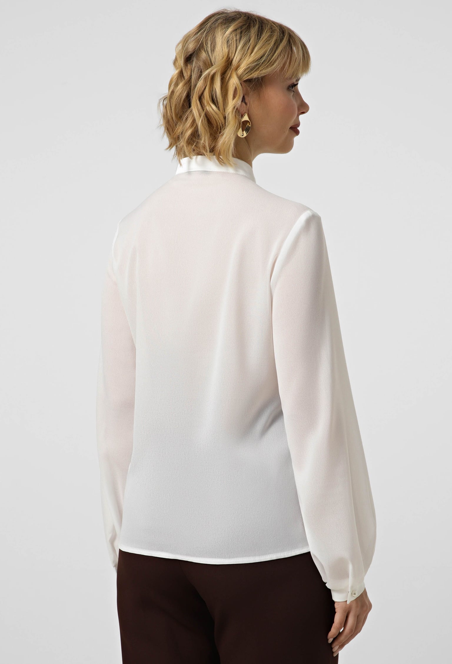 Блузка 5202-1 молочний атлас, шифон 38(р)