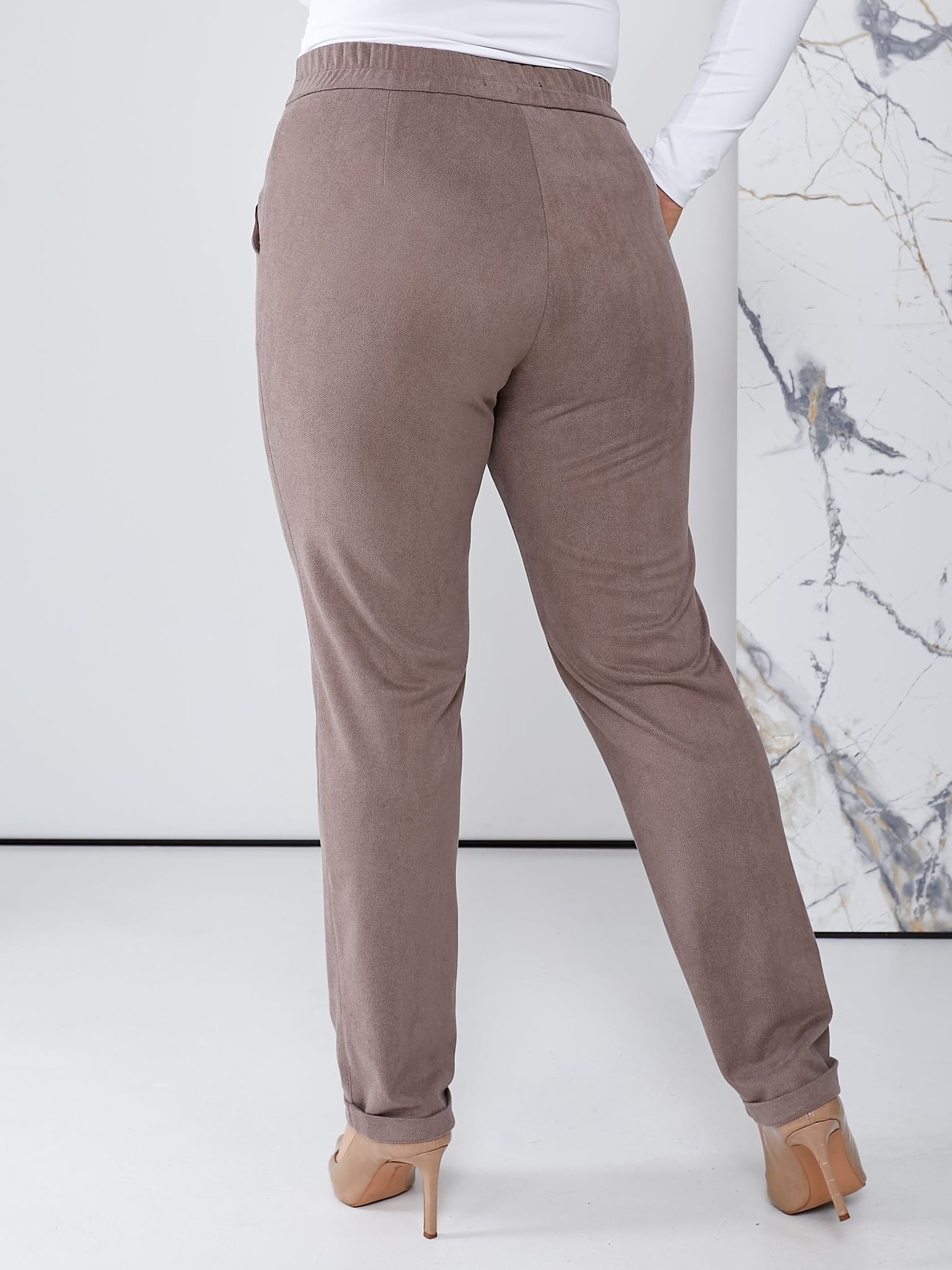 Брюки 9007-2 капучино замша-діагональ 40(р)